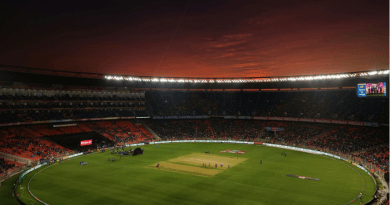 Reading the Pitch Before Reading the Odds