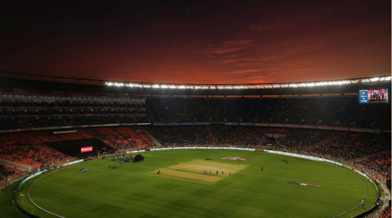 Reading the Pitch Before Reading the Odds